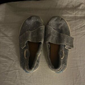 Toms kids’ shoes